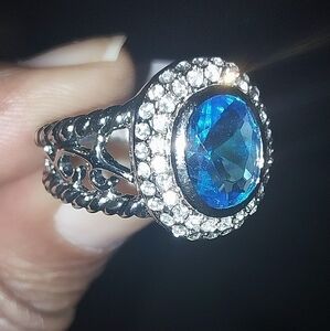 Elegant Women's Gemstone Ring Sz 8